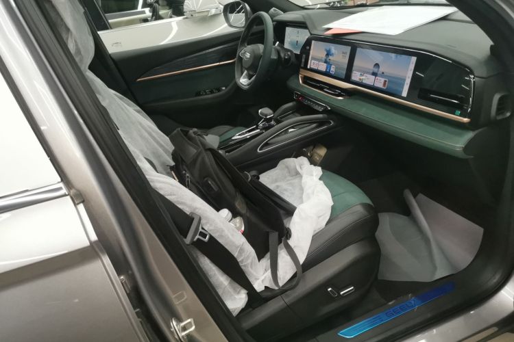 GEELY 2025 #24 GEELY 2025 car image #24