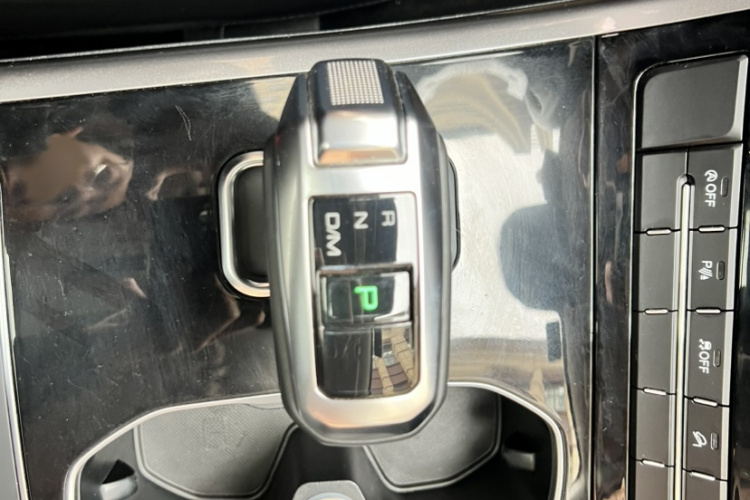 Haval H8 2018 car image #24