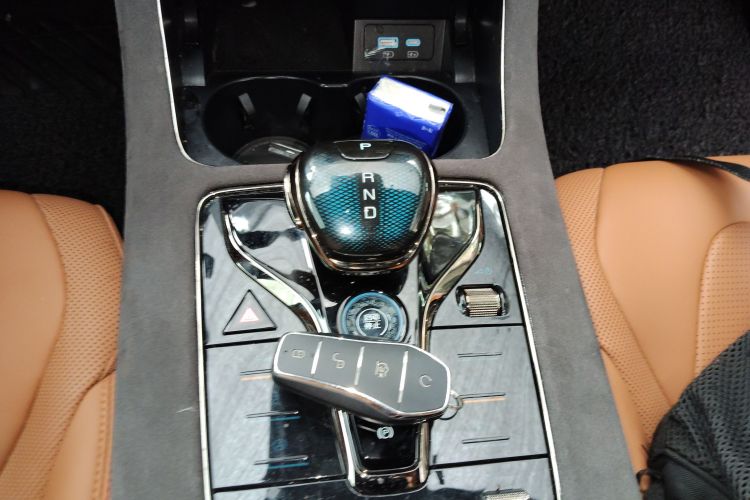 BYD Han 2023 car image #24
