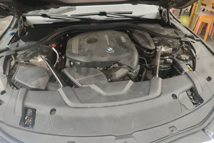 BMW 7 Series 2018 car image #24