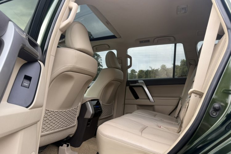 Toyota Land Cruiser Prado 2018 #24 Toyota Land Cruiser Prado 2018 car image #24