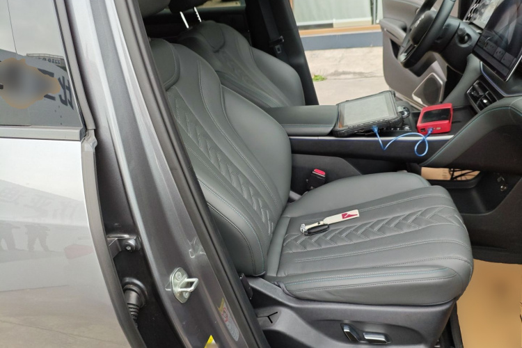 BYD SongL DM-i 2025 car image #24