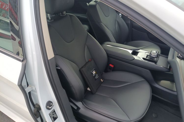 HongQi E-QM5 2024 car image #24