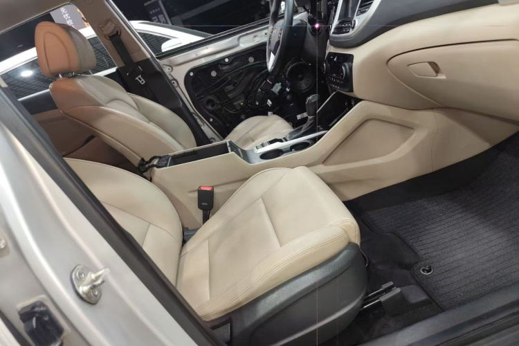 Hyundai Tucson 2017 car image #24