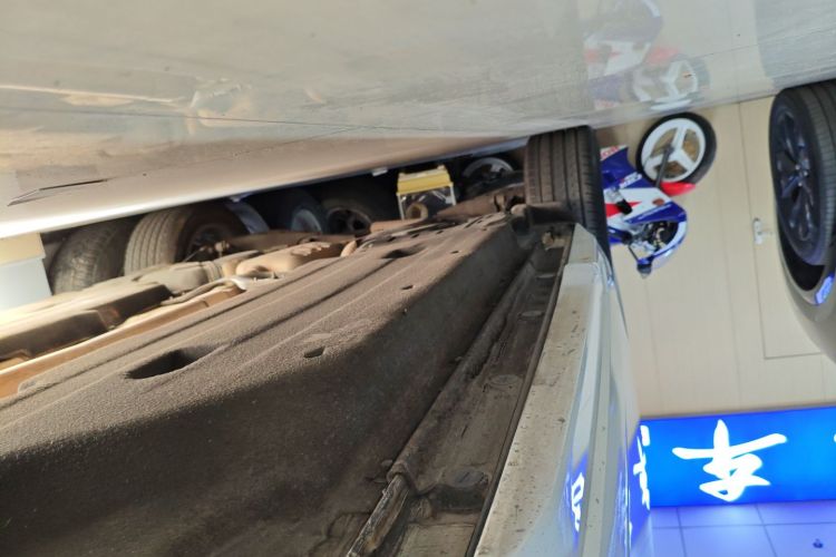 Audi Q3 2017 car image #24