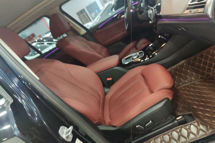 BMW iX3 2024 immagine di auto #24