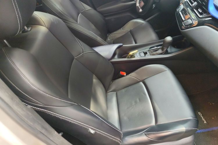 Toyota C-HR 2022 car image #24