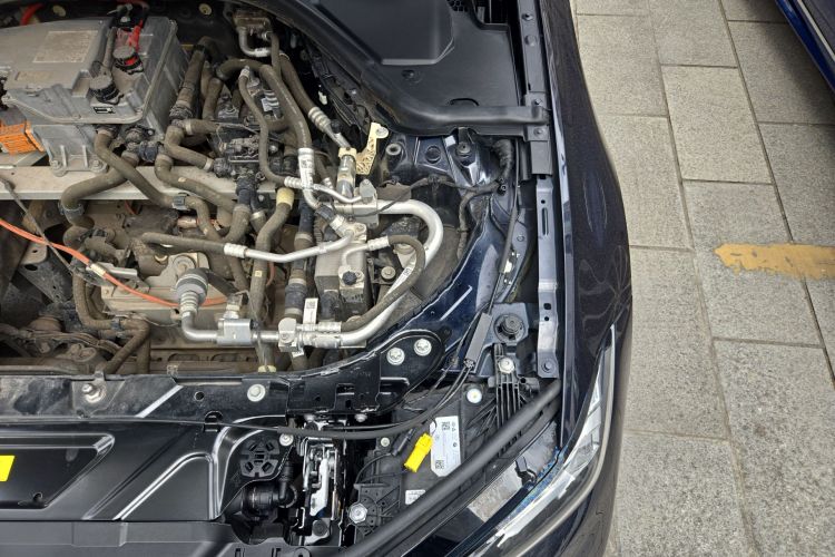 BMW i3 2022 car image #24