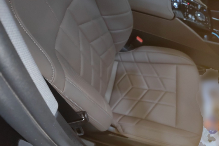 BMW i5 2024 car image #24