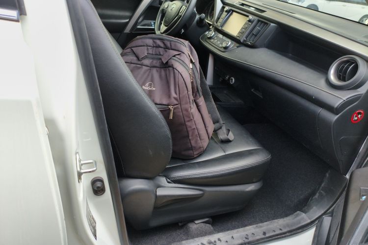Toyota RAV4 2019 #24 Toyota RAV4 2019 car image #24