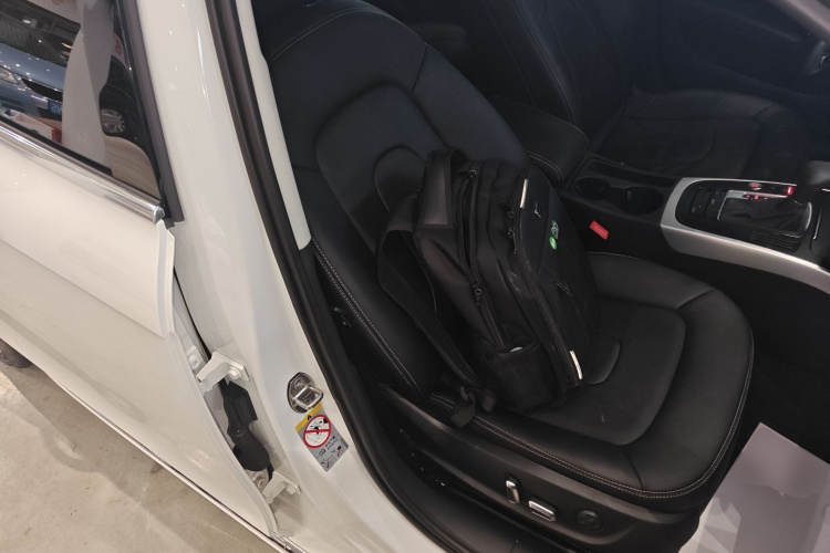 Audi A4L 2015 car image #24
