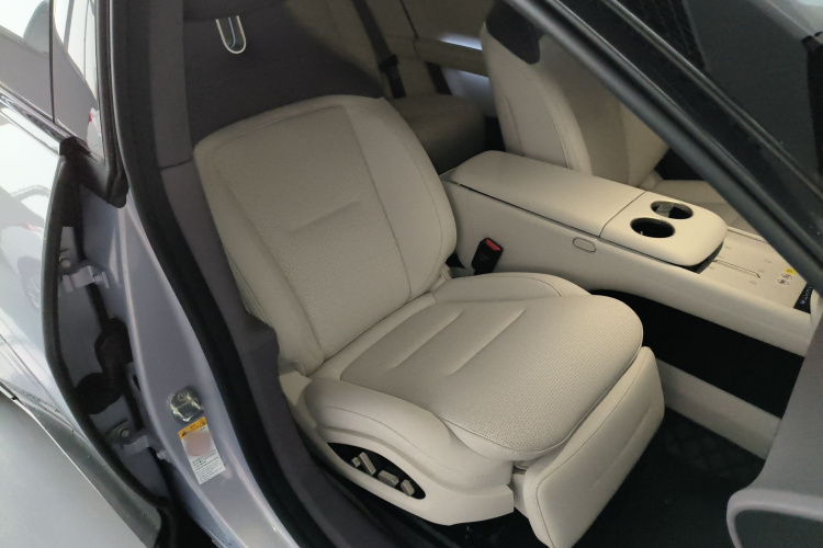 Avatr 06 2025 #24 Avatr 06 2025 صورة سيارة #24