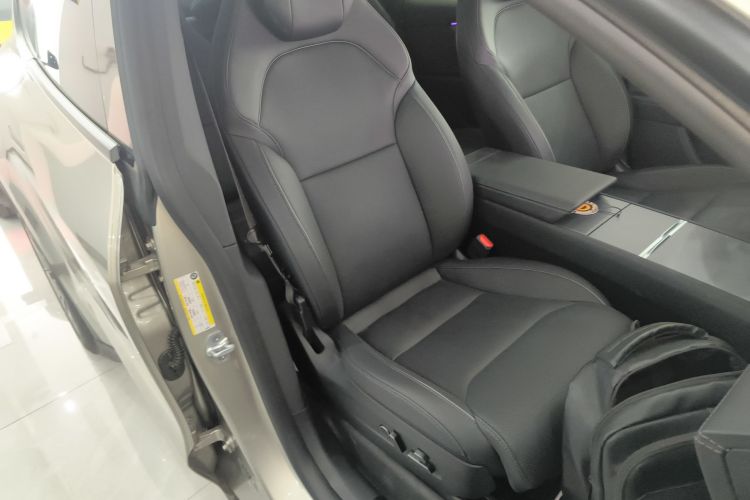 特斯拉 Model Y L 2025 汽车图片 #24