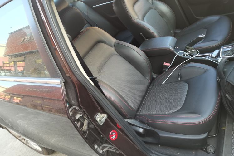 GEELY Emgrand 2015 immagine di auto #24