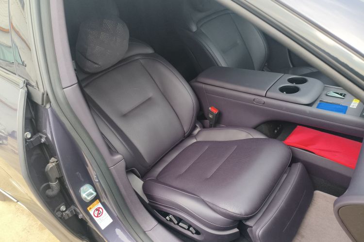 Avatr 06 2025 car image #24