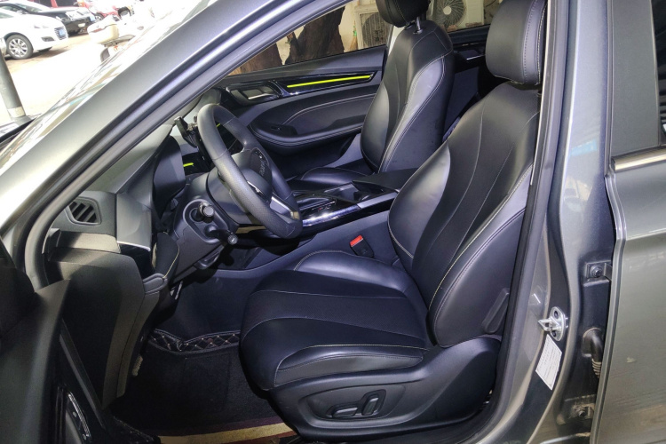 Roewe i5 2023 #24 Roewe i5 2023 car image #24