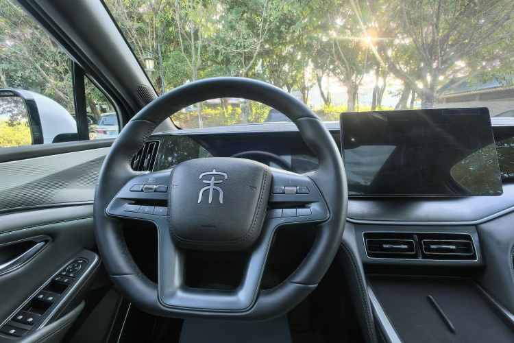 BYD SongL DM-i 2025 car image #24