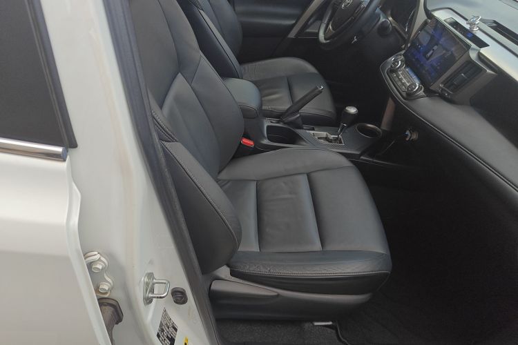 Toyota RAV4 2014 #24 Toyota RAV4 2014 car image #24