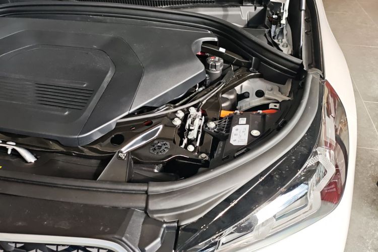 BMW iX1 2025 car image #24