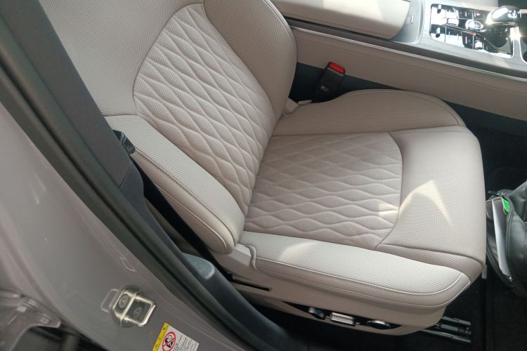 BYD Han 2024 صورة سيارة #24