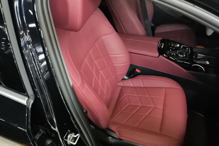 BMW i5 2024 immagine di auto #24