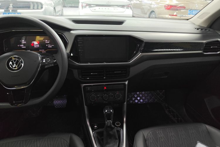 Volkswagen T-Cross 2022 car image #24