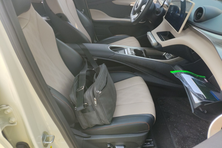 BYD Dolphin 2024 #24 BYD Dolphin 2024 car image #24