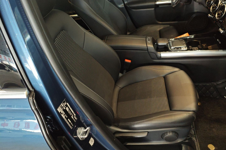 Mercedes-Benz B Class 2019 car image #24