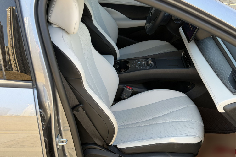 BYD Seal 05 DM-i 2025 car image #24