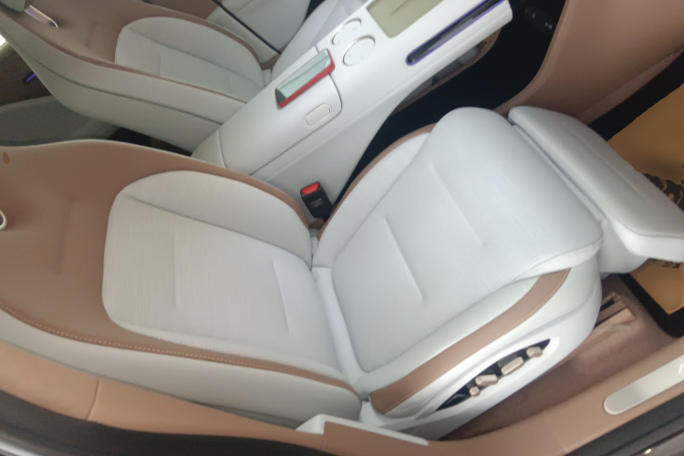 Avatr 07 2024 car image #24