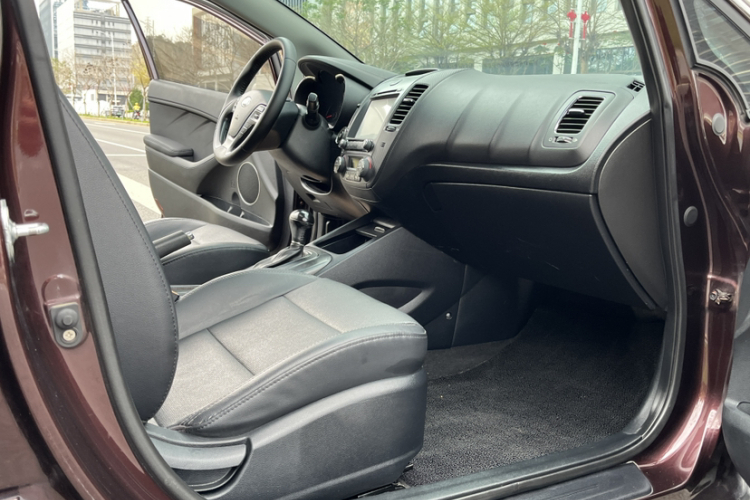 起亚 起亚K3 2014 汽车图片 #24