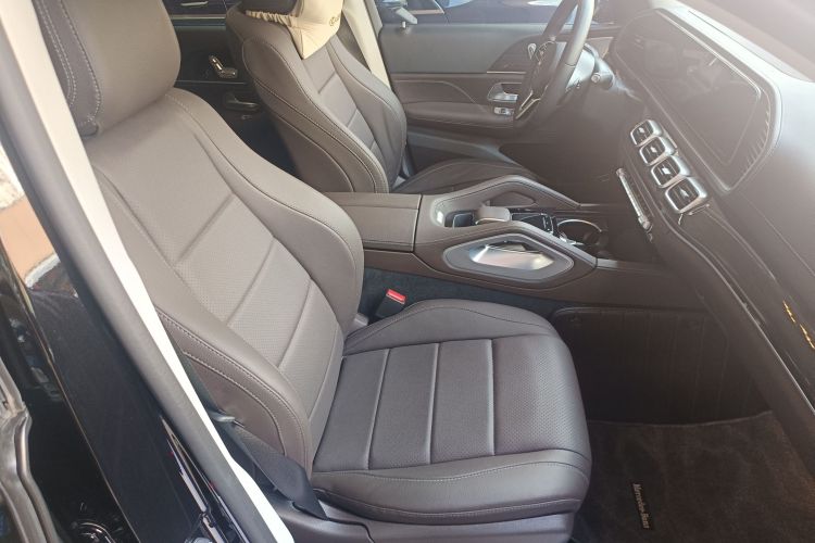 Mercedes-Benz GLE Class 2023 immagine di auto #24