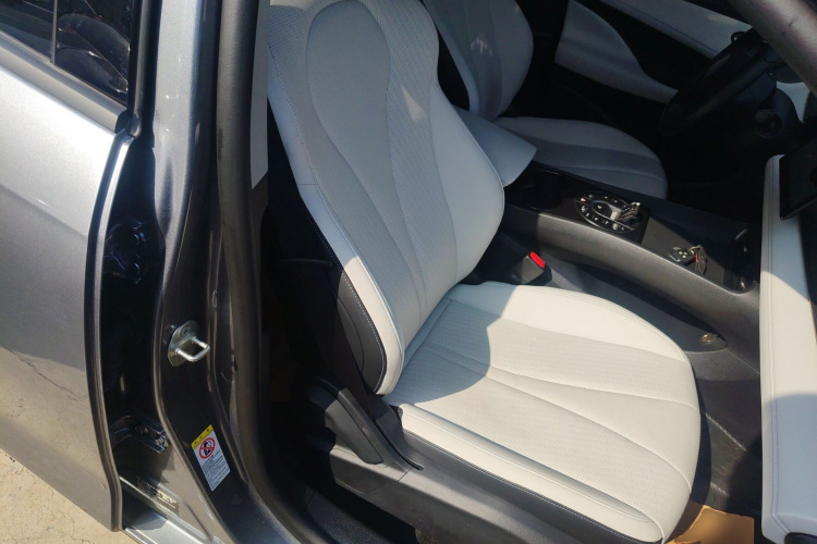 BYD Seal 05 DM-i 2025 car image #24