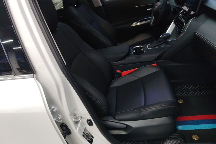 Toyota Harrier 2022 immagine di auto #24