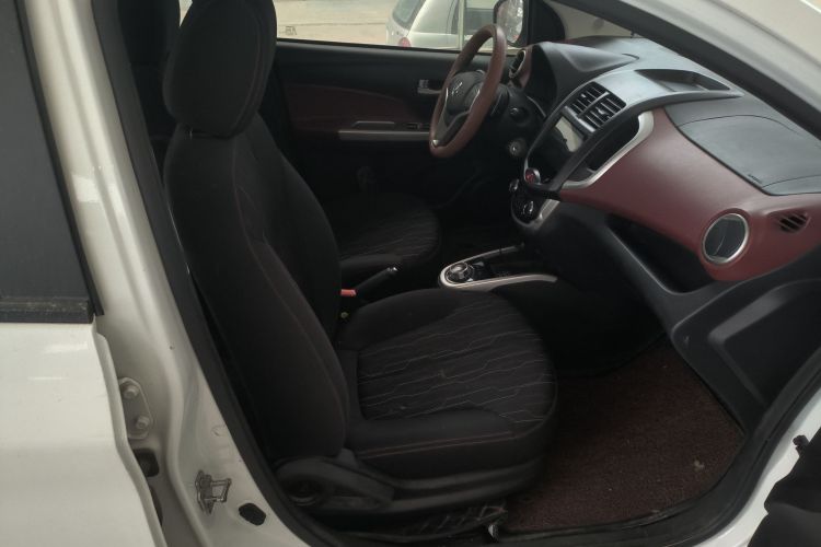 Changan BenBen 2015 изображение автомобиля #24