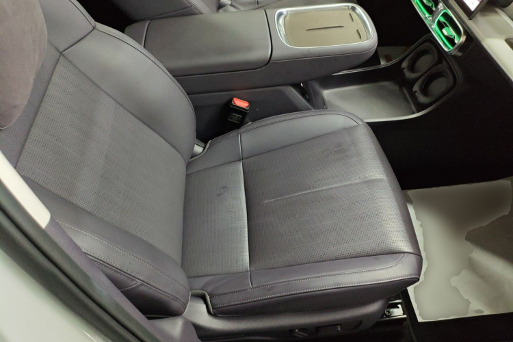 零跑汽车 零跑B10 2025 汽车图片 #24