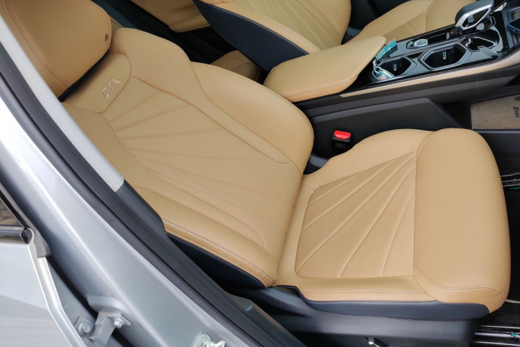GEELY Boyue L 2023 car image #24