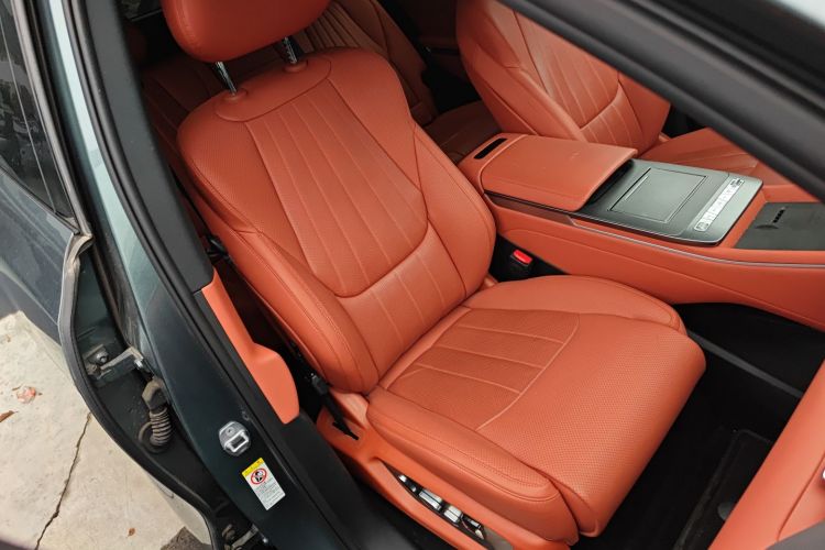 BYD Tang L 2025 immagine di auto #24