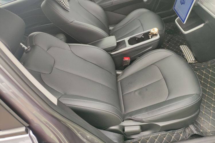 哪吒汽车 哪吒V 2023 汽车图片 #24