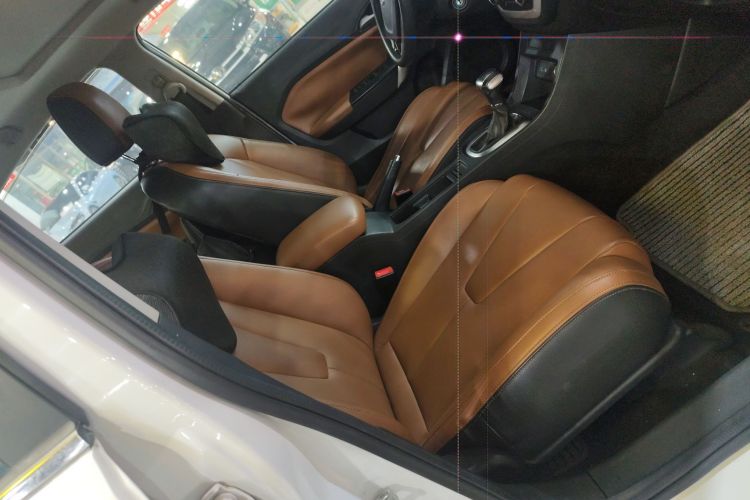 MG GT 2016 imagen de coche #24