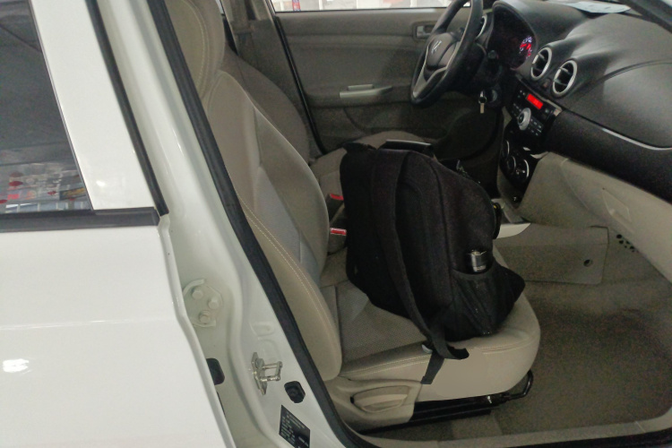 Changan Alsvin V3 2016 صورة سيارة #24