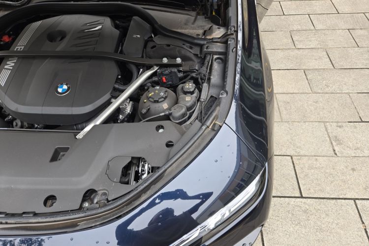 BMW 7 Series 2025 car image #24