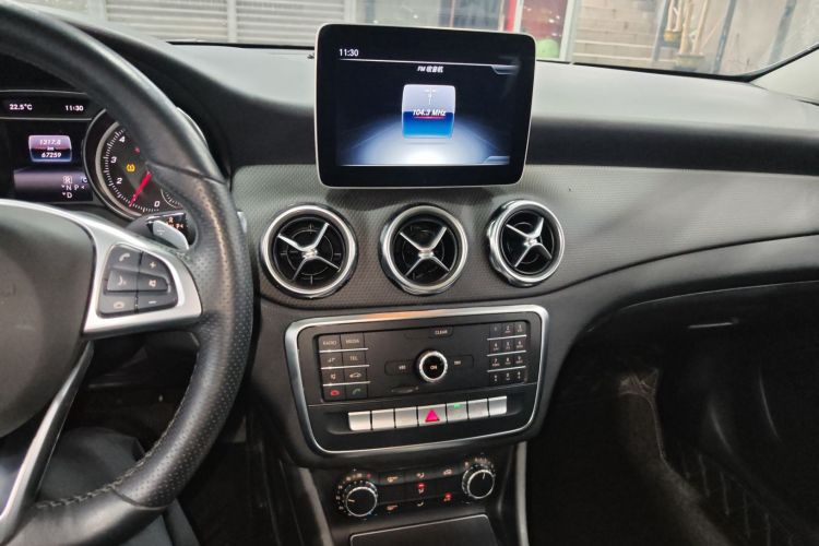 Mercedes-Benz GLA Class 2020 car image #24