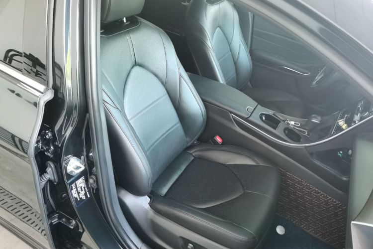 Toyota Avalon 2021 car image #24