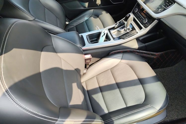 Emgrand GL 2019 #24 Emgrand GL 2019 car image #24