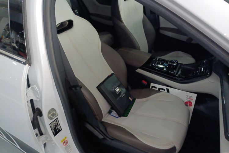 BYD Qin Plus 2023 imagem de carro #24