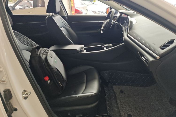 Hyundai Sonata 2020 immagine di auto #24