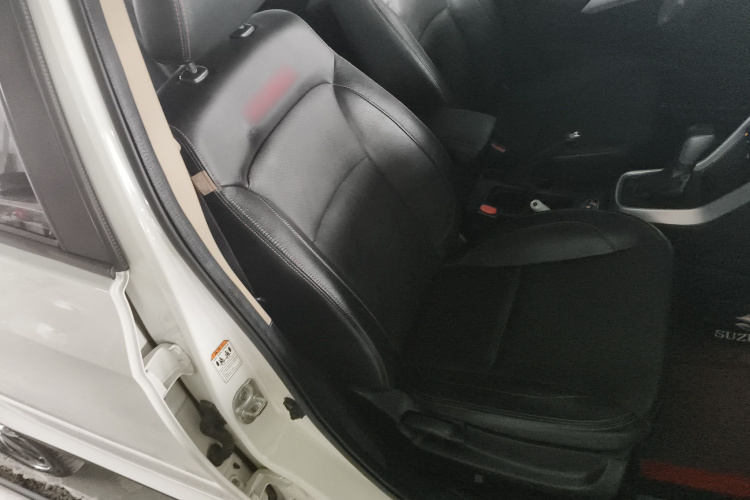 Suzuki S-Cross 2015 صورة سيارة #24