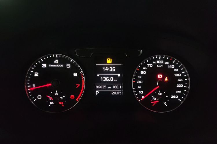 Audi Q3 2017 car image #24