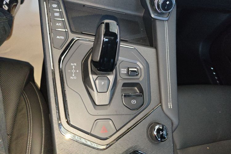 Lynk & Co 01 EM-P 2022 car image #24